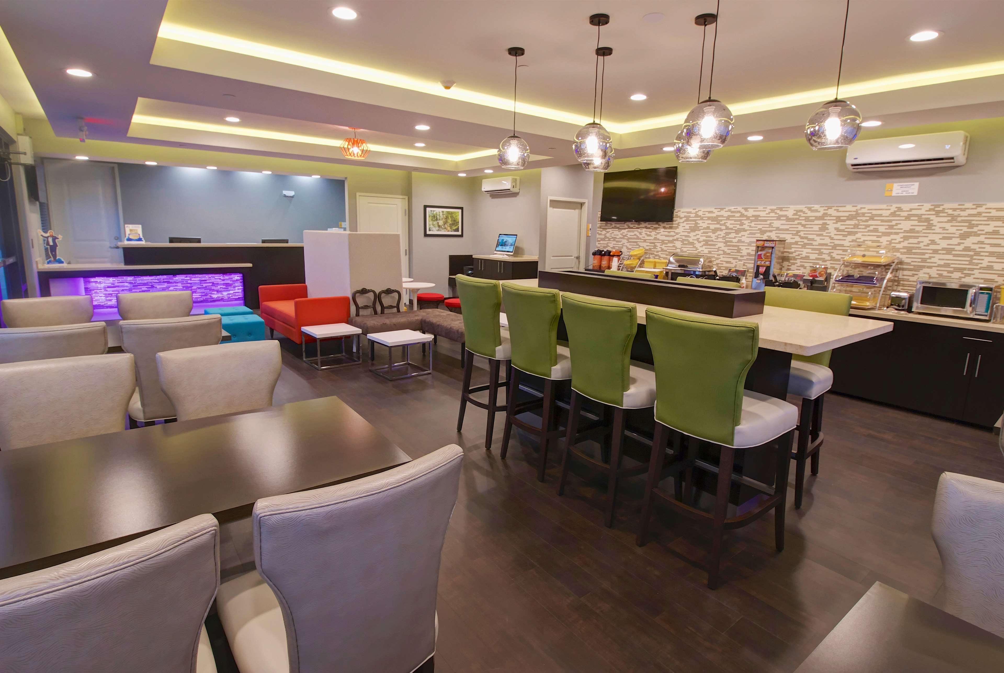 Days Inn & Suites By Wyndham פורט ארתור מראה חיצוני תמונה