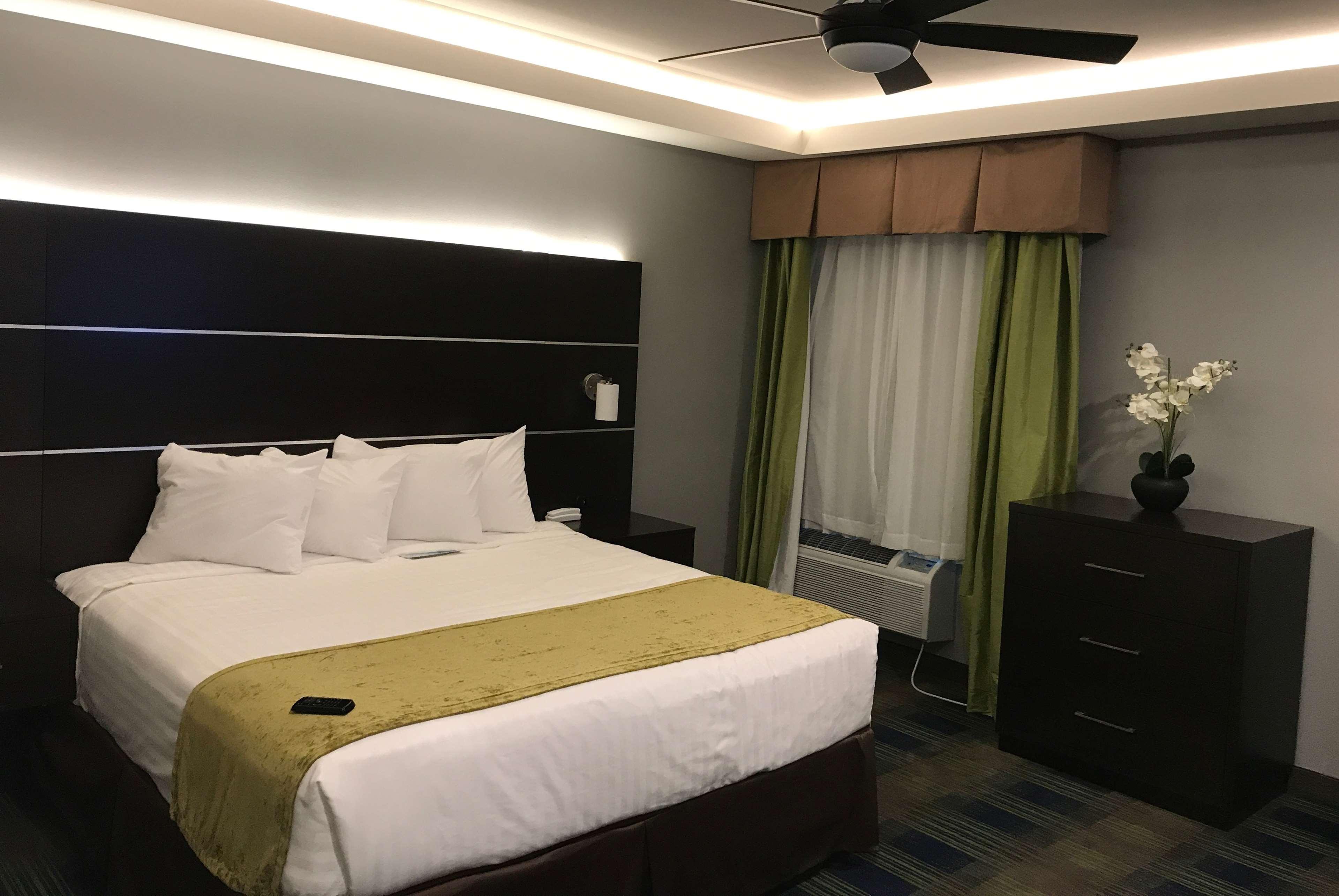 Days Inn & Suites By Wyndham פורט ארתור מראה חיצוני תמונה