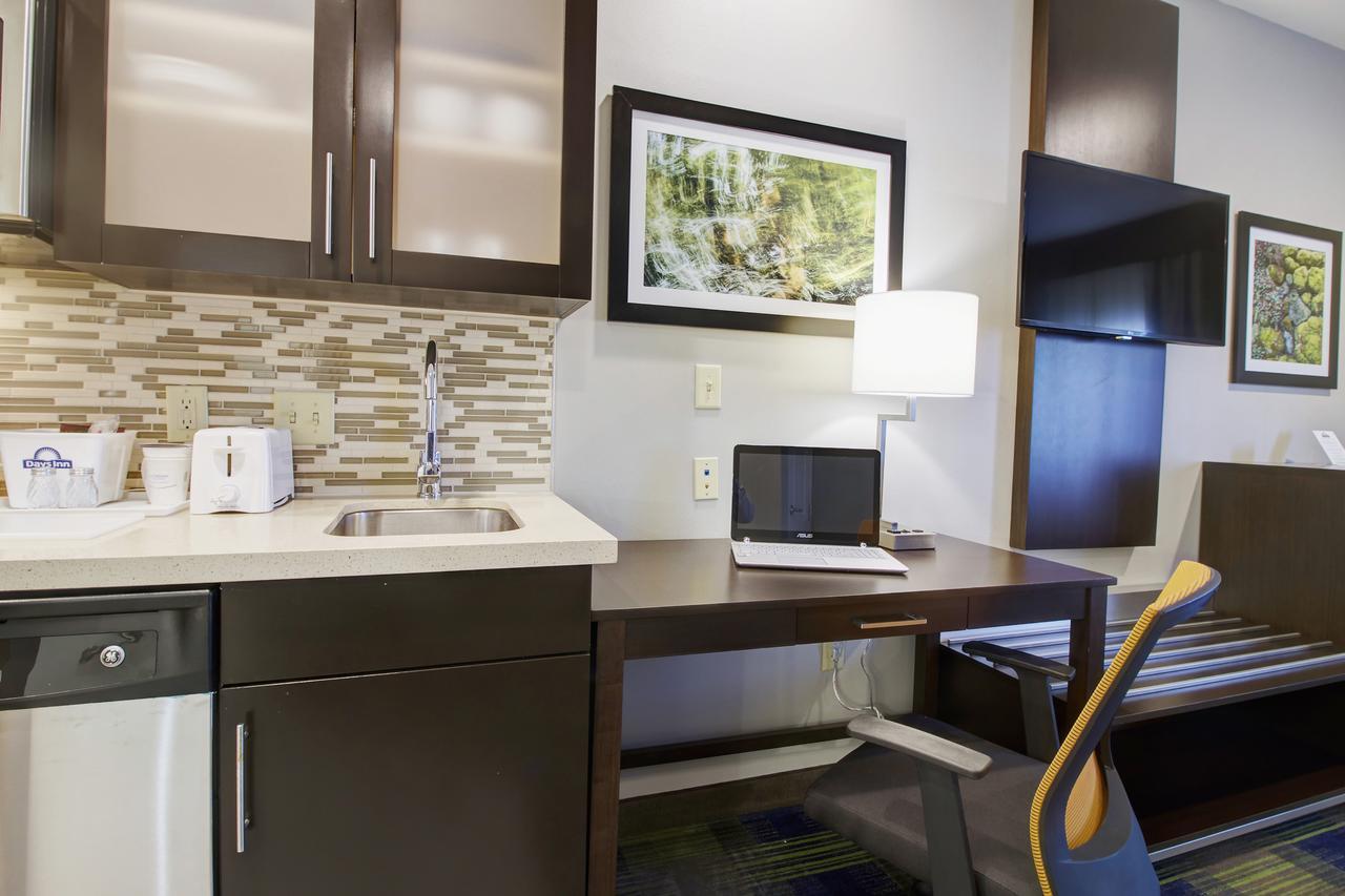 Days Inn & Suites By Wyndham פורט ארתור מראה חיצוני תמונה