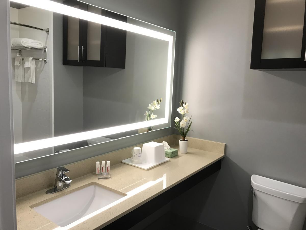 Days Inn & Suites By Wyndham פורט ארתור מראה חיצוני תמונה